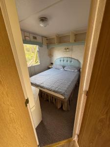 Remote Mountain View lodge