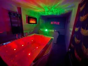 Le Cupidon, cocon privé avec Spa, Sauna, Cinéma Netflix et Jardin privé - 蒙蒂尼布勒托讷