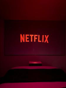 Appartements Le Cupidon, cocon prive avec Spa, Sauna, Cinema Netflix et Jardin prive : photos des chambres