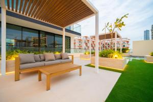 SettlerHomes - Upscale JVC Skyline On The 28th Fl with Calm