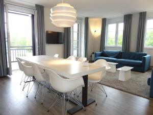 Three-Bedroom Apartment room in Duinhof