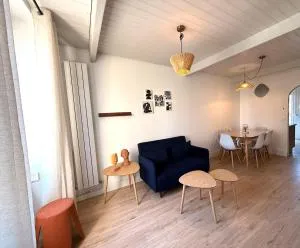 Le coin des fourmis - near CDG - Paris - Astérix - 古桑维尔