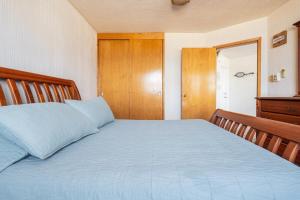 Apartment in a lakefront hotel