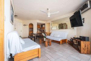 Apartment in a lakefront hotel