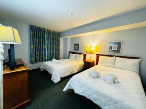 By the ocean beautiful condo at Beach Colony