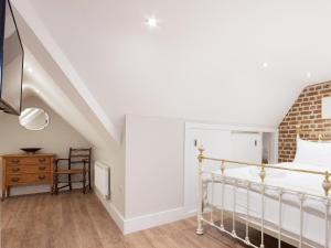 Bank Apartment 2