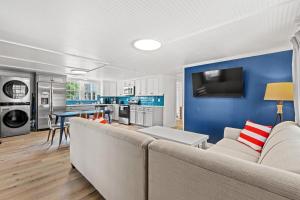 Cabana Beach #5 Condo Steps from the Beach