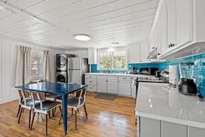 Cabana Beach #6 Condo Steps from the Beach