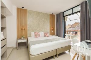 Hotel On By Zenya Host