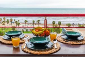 Seaside Escape 3 Bedrooms with Grand Terrace