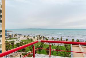 Seaside Escape 3 Bedrooms with Grand Terrace