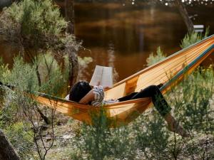 Secluded off-Grid cabin with water views - Marcel