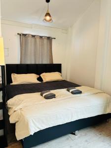 Beachfront Villa with Sunset