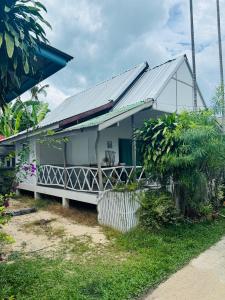 Beachfront Villa with Sunset