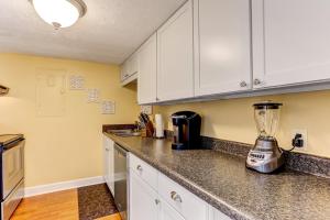 Fernandina Shores Condo