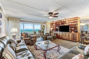 Redecorated Foreshore Condo