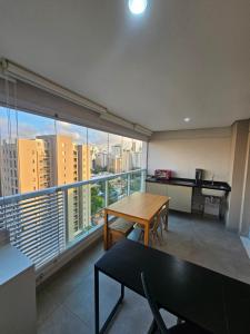 Studio Espaçoso com Varanda - Brooklin