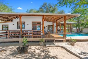 Casa Yosi, Beach Front Piece of Heaven