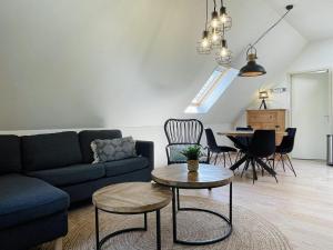 3-person apartment near forest