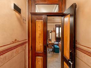 Central Porto Stay with Balcony