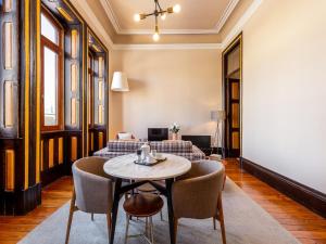 Charming Apartment in Portos Heart