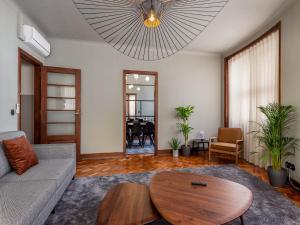 Spacious family apartment in Porto