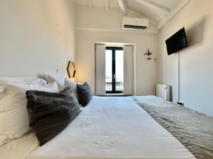 Charming 2-Bedroom Apartment in Porto