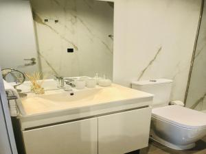 Bright and Spacious apartment in Porto