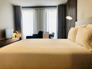 Bright and Spacious apartment in Porto