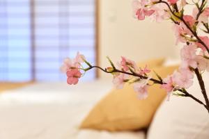 天王寺 - USJ 30 min, Direct KIX, 5min to station - XS32