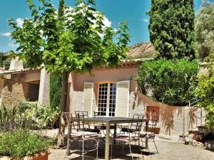 Aurélie Comfortable holiday residence - 阿盖