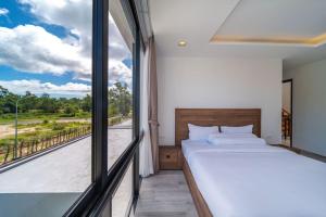 4bdr pool villa in Laguna Park 2