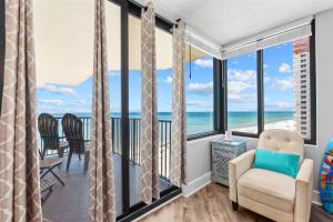 Sunbird Beachfront Resort Condo! Free Beach Chairs! by Dolce Vita Getaways PCB