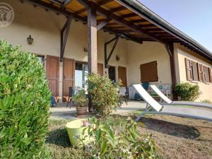 Gîte spacieux avec terrasse et jardin à Saint-Christo-en-Jarez - FR-1-496-204