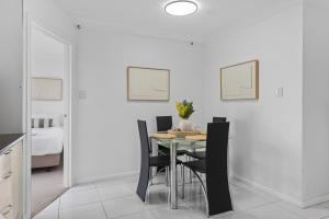 CBD Apt Near Stadium with Mountain Views!