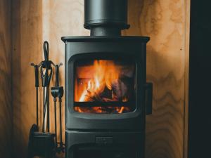 Hike to your Off-Grid Cabin Deep in Nature - Sloane