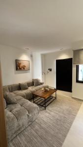 Morden Lounge Room Al Aqeeq