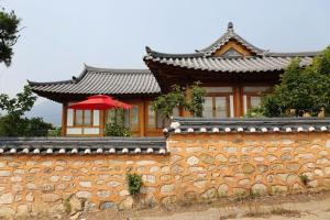 Pear tree house Hanok