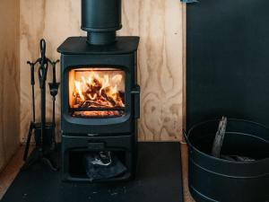 Hike to your Off-Grid Cabin Deep in Nature - Jasper