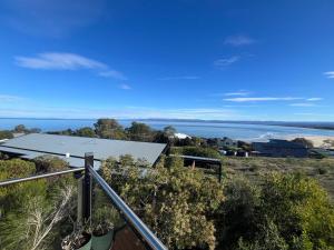 Aperture - 3-bedrooms house with Stunning Views framing your Escape!