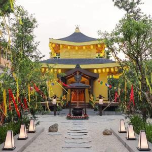 Wyndham Lynn Times Thanh Thuy Q0534