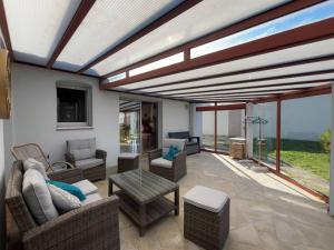 Maison avec véranda, jardin clos, 2 chambres - Proche centre et océan - FR-1-224C-338