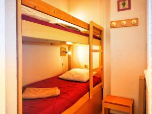 Le Lavandou: Studio 4 pers. vue mer, parking, clim - FR-1-803-92
