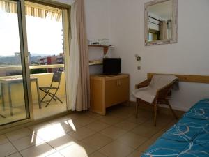 Le Lavandou: Studio 4 pers. vue mer, parking, clim - FR-1-803-92