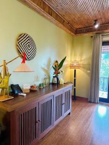 Hồ Đá Cổ Thiên Long Resort Hòa Bình