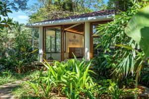 Mango Hill Shallow Beach Resort
