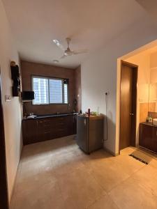 Everyplace is FULL of Everything