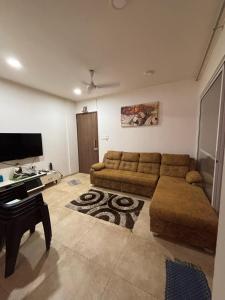 Everyplace is FULL of Everything