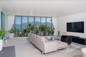 Sea Views 2BR ,,Adult Only,, Apartment 817 in Sapphire Bay Residence, Patong