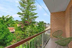 Stylish 3BRM Apt near Gabba with Free Parking & WiFi